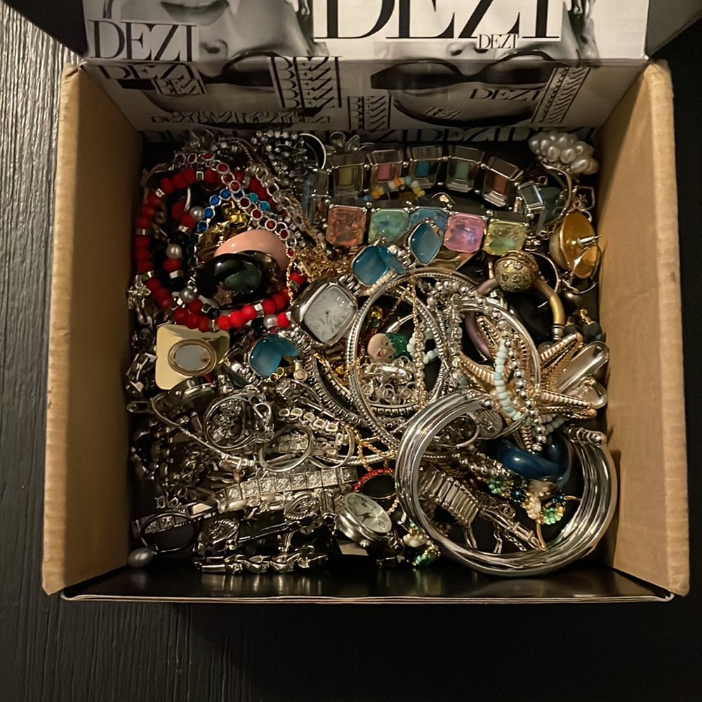 Mystery jewelry box